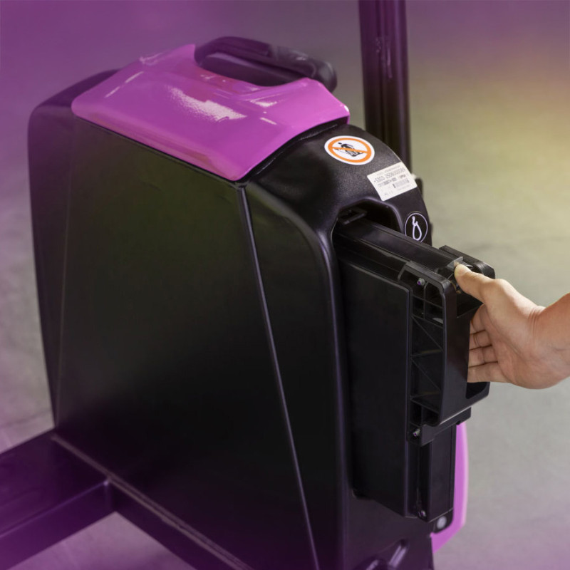 Transpaleta eléctrica | PTL 1.5 | 685 x 1150 mm | AntOn by Jungheinrich